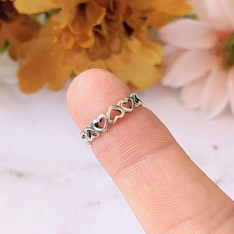 Sterling SIlver Heart Toe Ring / Midi Ring / Pinky Ring / Child's Ring - - LadybugfeetDesigns -