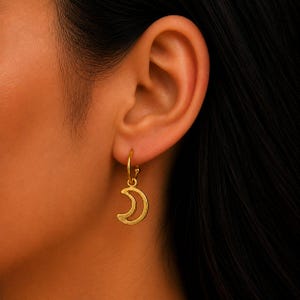 Crescent Moon Hoop earrings, Gold - 16mm - - LadybugfeetDesigns -