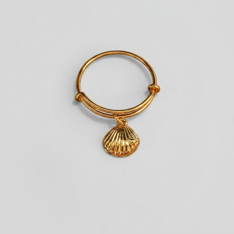 Clam Shell Expandable Charm Ring - Gold - - LadybugfeetDesigns -