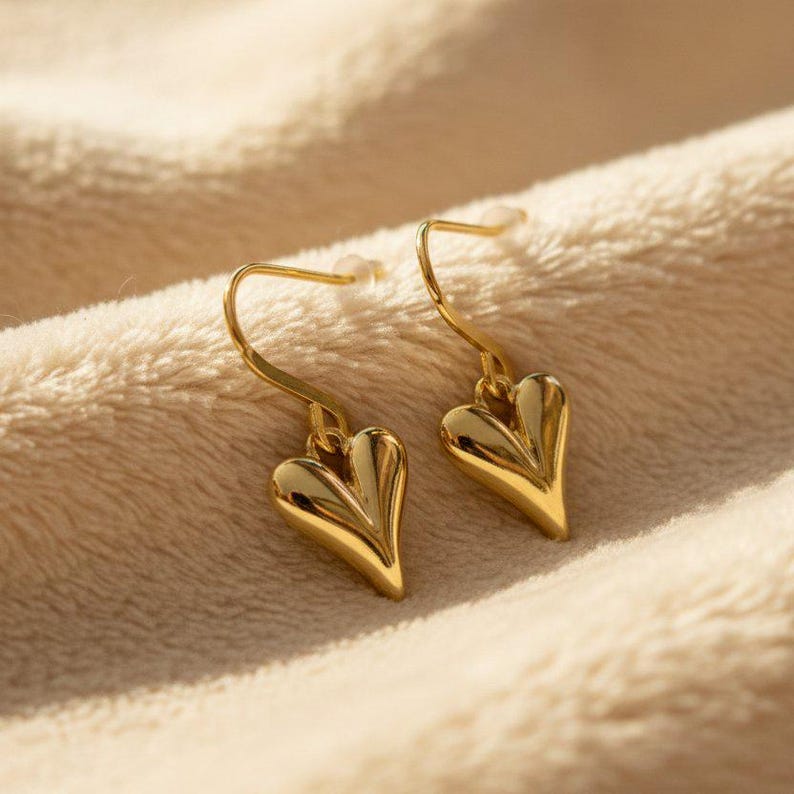 Fancy Heart dangle earrings, Gold - - LadybugfeetDesigns -
