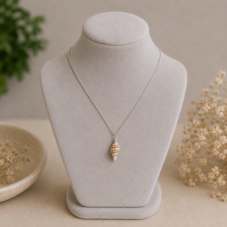 Genuine Conch Necklace, 20 Inches - Silver - - LadybugfeetDesigns -