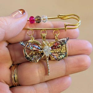 Purple/Red Dragonfly Safety Pin Brooch, Purse Charm - - LadybugfeetDesigns -