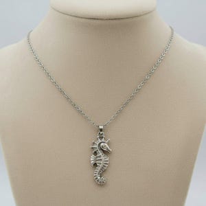 Seahorse Pendant necklace, Silver - 20 inch - - LadybugfeetDesigns -