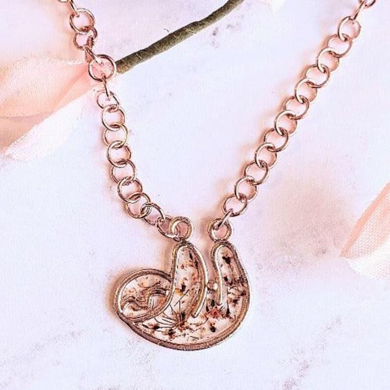 Adorable Dried Flower Tree Sloth - Yellow or Rose Gold - - LadybugfeetDesigns -