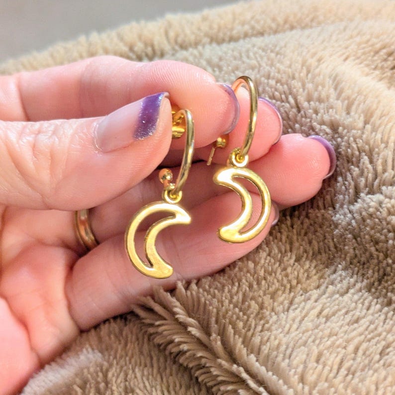 Crescent Moon Hoop earrings, Gold - 16mm - - LadybugfeetDesigns -
