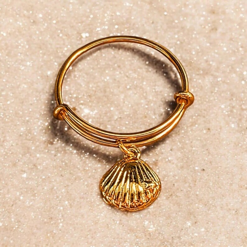 Clam Shell Expandable Charm Ring - Gold - - LadybugfeetDesigns -