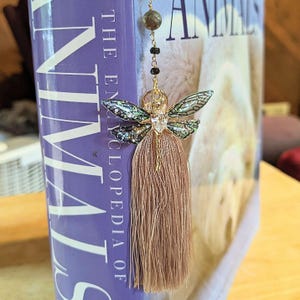 Dragonfly Beaded Bookmark - - LadybugfeetDesigns -
