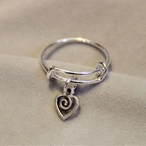 Heart Swirl Expandable Charm Ring - - LadybugfeetDesigns -