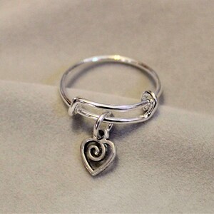 Heart Swirl Expandable Charm Ring - - LadybugfeetDesigns -