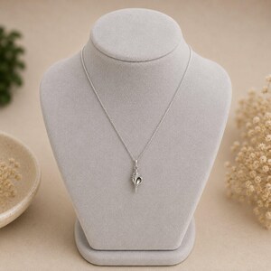 Conch Necklace, 20 inches - Silver - - LadybugfeetDesigns -
