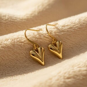 Fancy Heart dangle earrings, Gold - - LadybugfeetDesigns -