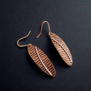 Boho Leaf Copper Dangle Earrings - - LadybugfeetDesigns -