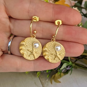Sandy Beach Pearl hoop earrings, Gold - 16mm - - LadybugfeetDesigns -