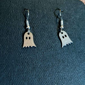 Ghost Halloween Earrings - - LadybugfeetDesigns -