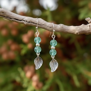 Leaf Crackle Glass Earrings - - LadybugfeetDesigns -