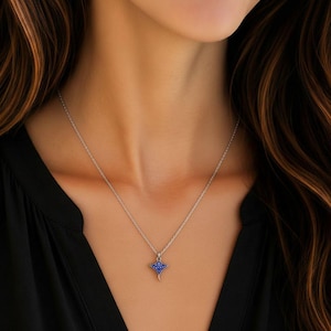 Blue Stingray Necklace, 20 inches - Silver - - LadybugfeetDesigns -