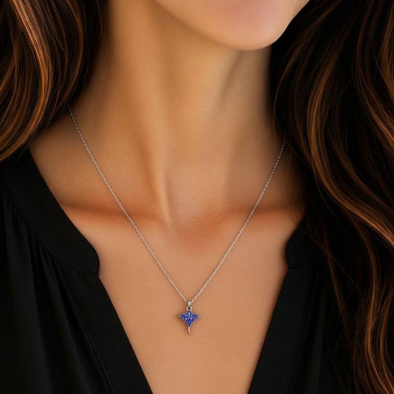 Blue Stingray Necklace, 20 inches - Silver - - LadybugfeetDesigns -