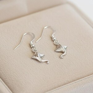Manta Ray Sterling Silver dangle earrings - - LadybugfeetDesigns -