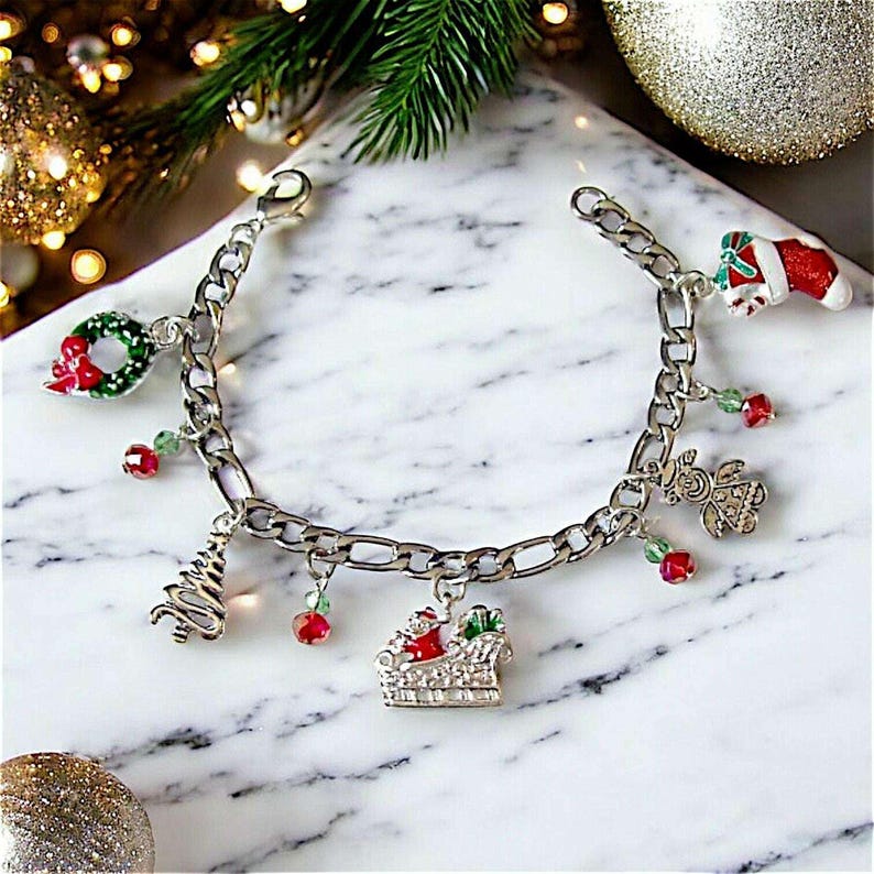 Holiday bracelet, Chain Christmas bracelet - - LadybugfeetDesigns -