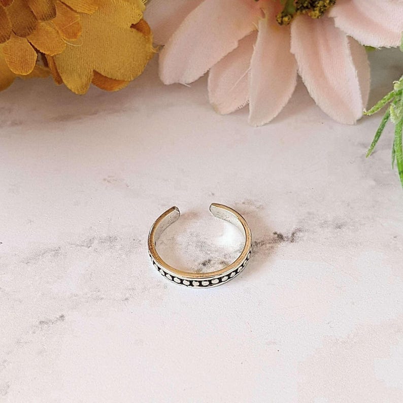 Sterling SIlver Beaded Toe Ring / Midi Ring / Pinky Ring / Child's Ring - - LadybugfeetDesigns -