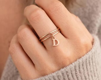 Bague à breloque initiale en or 14 carats/cadeau pour elle