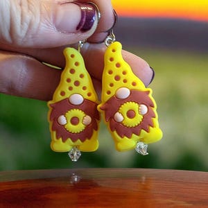 Sunflower Gnome Earrings - - LadybugfeetDesigns -