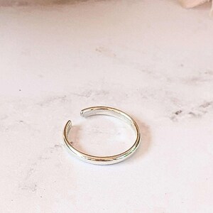 Sterling Silver Band Toe Ring - - LadybugfeetDesigns -