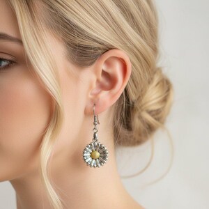 Silver Sunflower/Daisy dangle earrings