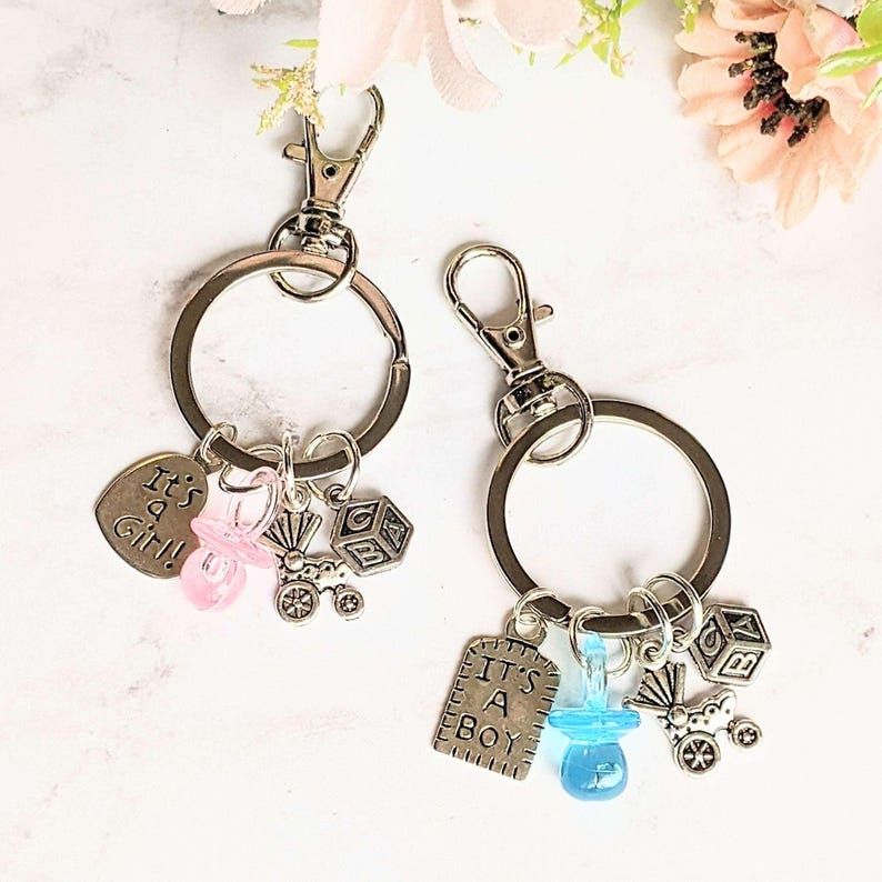 Its a Girl! /It's a Boy! Key Chain, Party Favor - - LadybugfeetDesigns -
