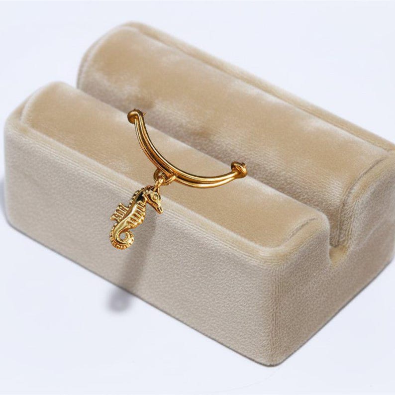 Seahorse Expandable Charm Ring - Gold - - LadybugfeetDesigns -