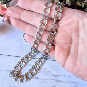 Textured Double Oval Link Necklace, Silver - 18 inch - - LadybugfeetDesigns -
