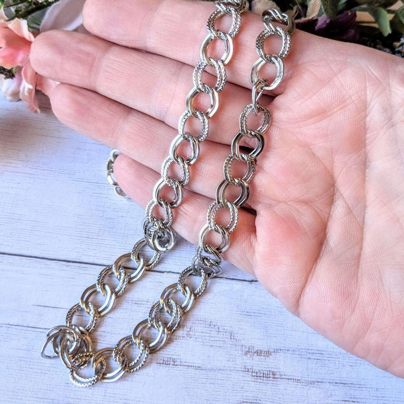 Textured Double Oval Link Necklace, Silver - 18 inch - - LadybugfeetDesigns -