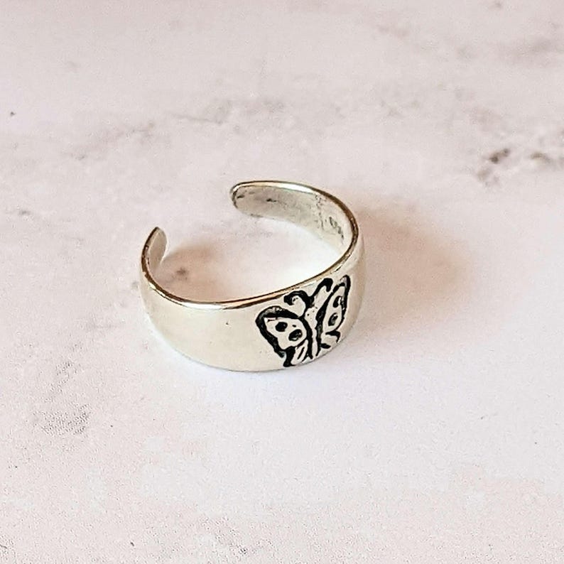 Sterling SIlver Butterfly Toe Ring - - LadybugfeetDesigns -