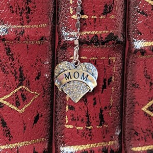 Mom Beaded Bookmark - - LadybugfeetDesigns -
