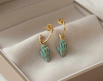 Sea Blue Conch Seashell hoop earrings, Gold - 16mm