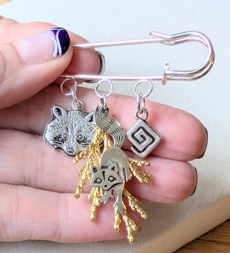 Racoon Safety Pin Brooch, Purse Charm - - LadybugfeetDesigns -