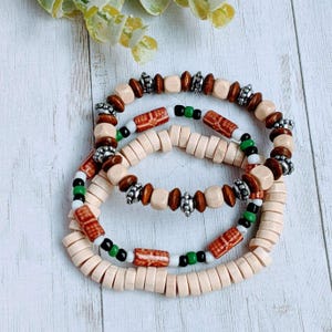 Ivory Heishi Wood Bead Stretch bracelet - Unisex - - LadybugfeetDesigns -