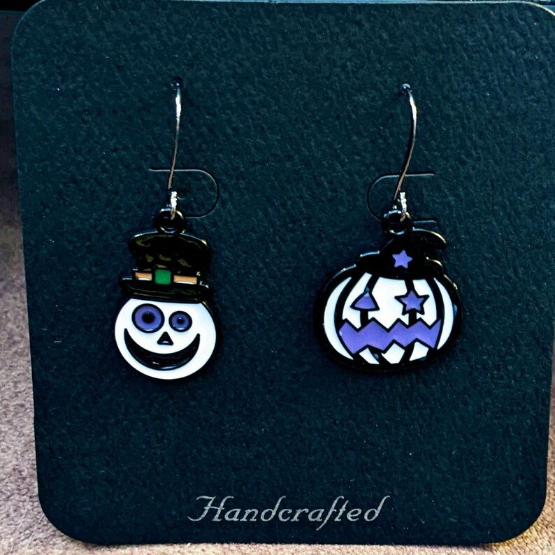 Mismatched Creepy Snowman/Jack-O-Lantern Halloween Earrings V - - LadybugfeetDesigns -