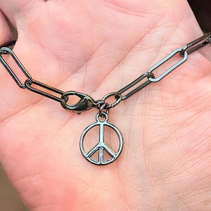 Peace Sign Gunmetal Paperclip Chain Bracelet - - LadybugfeetDesigns -