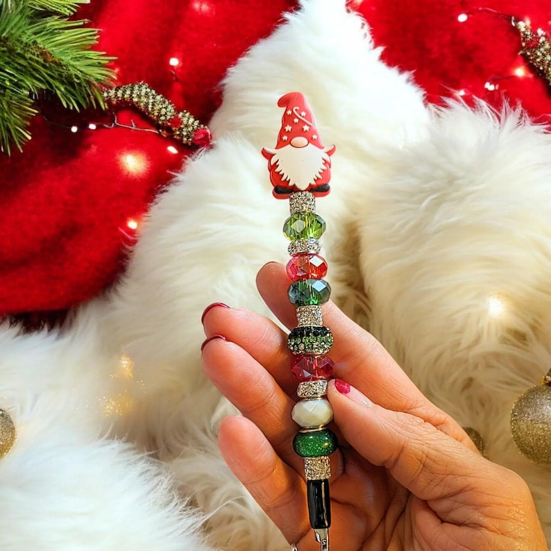 Christmas Gnome Bracelet Helper - - LadybugfeetDesigns -