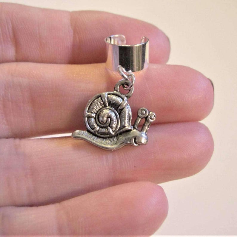 Snail ear cuff, Silver - - LadybugfeetDesigns -