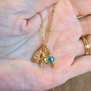 Starfish Seashell Crystal charm necklace and Earring set, Gold - - LadybugfeetDesigns -