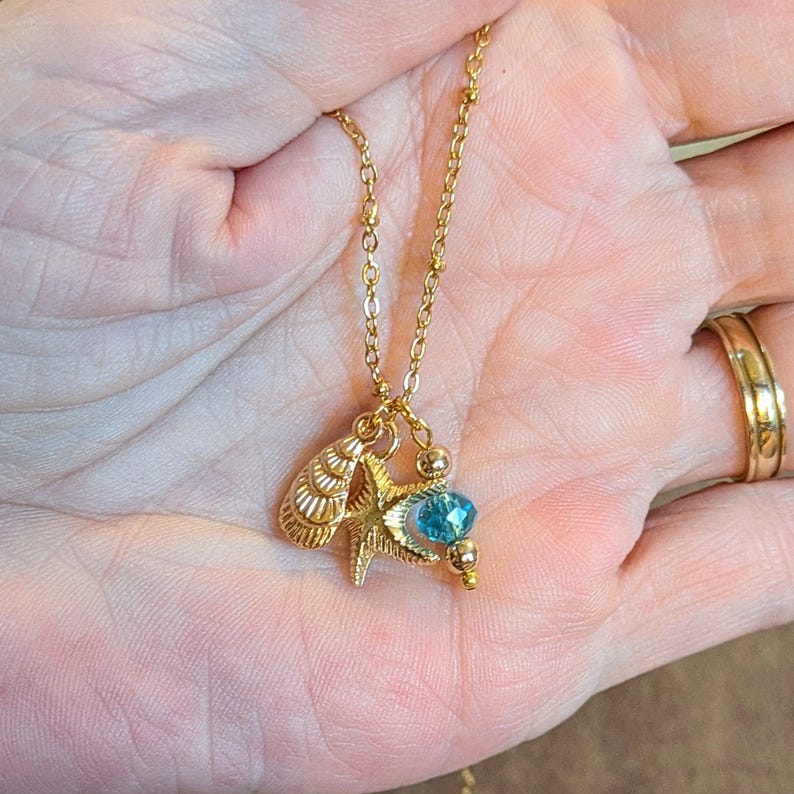 Starfish Seashell Crystal charm necklace and Earring set, Gold - - LadybugfeetDesigns -