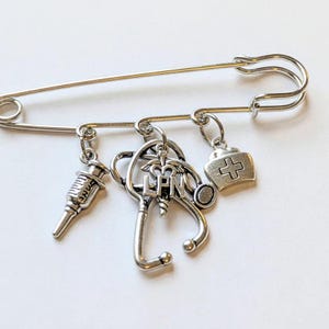 LPN - Licensed Practical Nurse Safety Pin Brooch, Purse Charm - - LadybugfeetDesigns -