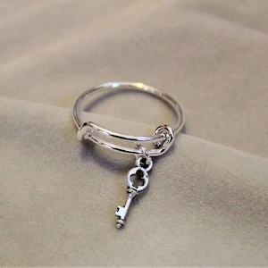 Key to my Heart Expandable Charm Ring - - LadybugfeetDesigns -