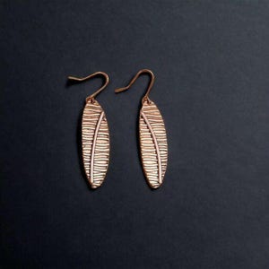 Boho Leaf Copper Dangle Earrings - - LadybugfeetDesigns -