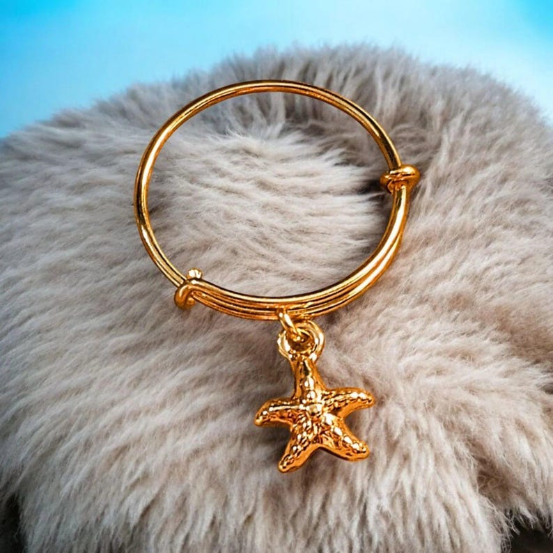 Starfish Expandable Charm Ring - Gold - - LadybugfeetDesigns -