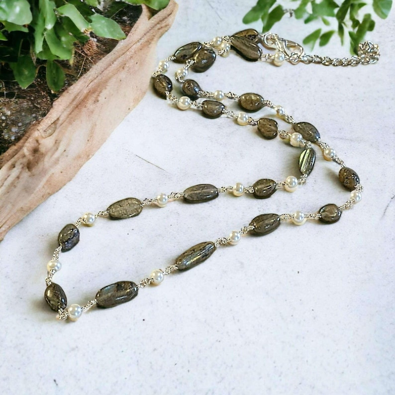 Labradorite Oval Bead and Pearl Necklace, 20 inch - - LadybugfeetDesigns -