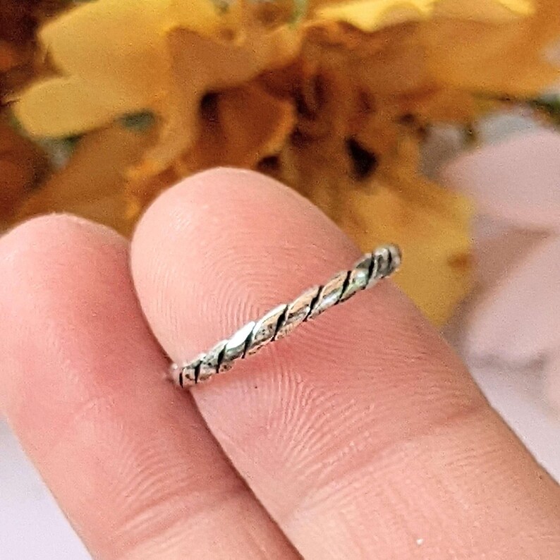 Twisted Toe Ring - - LadybugfeetDesigns -