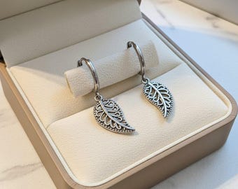 Filgree Leaf Hoop earrings, Silver - 10mm